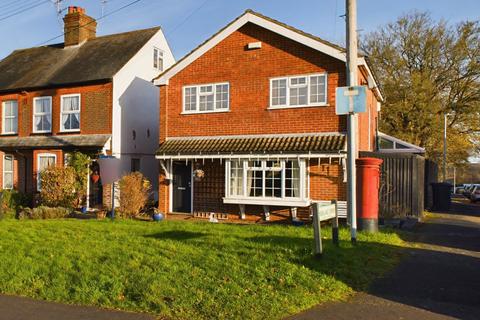 4 bedroom detached house for sale, Leverstock Green Road, Leverstock Green