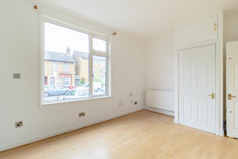 Studio for sale, Hencroft Street South, Slough, Berkshire