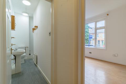 Studio for sale, Hencroft Street South, Slough, Berkshire