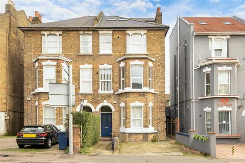 2 bedroom flat for sale, Claremont Road, London NW2