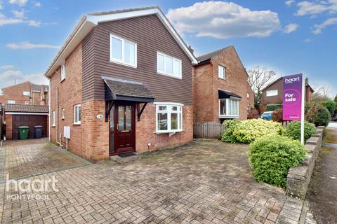 3 bedroom detached house for sale, Larch Close, Pontypool