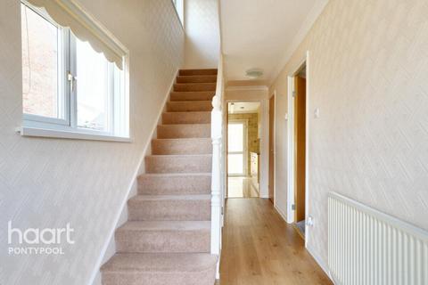 3 bedroom detached house for sale, Larch Close, Pontypool