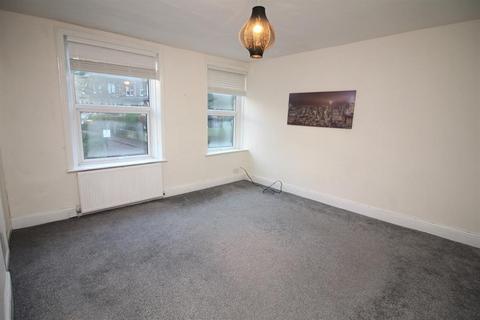 2 bedroom maisonette to rent, Skipton Road, Ilkley, LS29