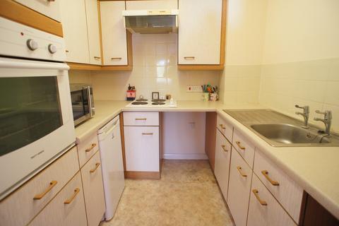 1 bedroom retirement property for sale, Farnham Close, London N20