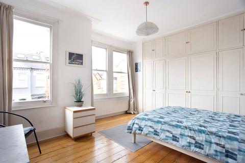 5 bedroom end of terrace house to rent, Farlow Road, Putney, London, SW15