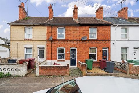 3 bedroom terraced house to rent, York Road, Reading, RG1