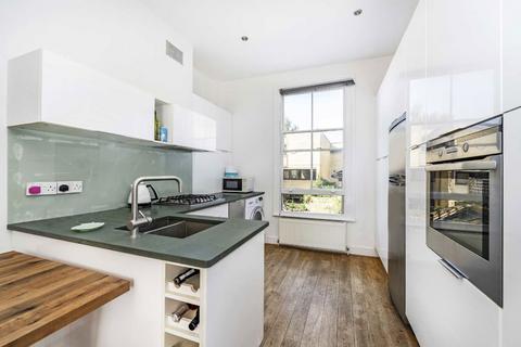 3 bedroom flat for sale, Allcroft Road, London NW5