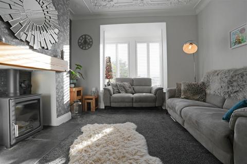 3 bedroom detached house for sale, Saddleworth Road, Greetland, Halifax