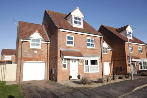 4 bedroom detached house for sale, Ashcourt Drive, Hornsea