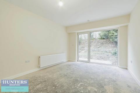 6 bedroom semi-detached bungalow for sale, REF SR - Brisbane Avenue, Bolton, Bradford, West Yorkshire, BD2 1EH