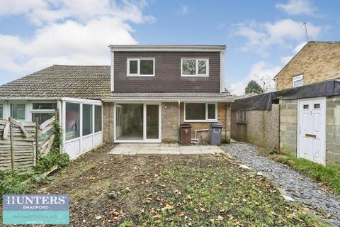 6 bedroom semi-detached bungalow for sale, Brisbane Avenue, Bolton, Bradford, West Yorkshire, BD2 1EH
