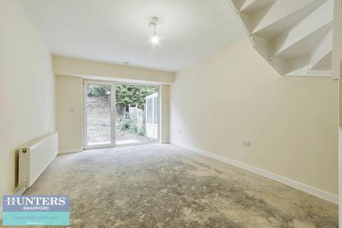 6 bedroom semi-detached bungalow for sale, Brisbane Avenue, Bolton, Bradford, West Yorkshire, BD2 1EH