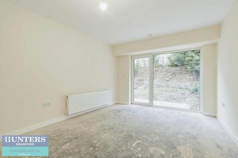 6 bedroom semi-detached bungalow for sale, Brisbane Avenue, Bolton, Bradford, West Yorkshire, BD2 1EH