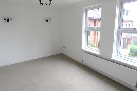 2 bedroom property to rent, Whitefield Road, New Milton