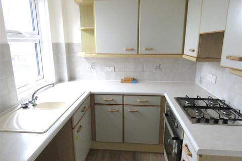 2 bedroom property to rent, Whitefield Road, New Milton