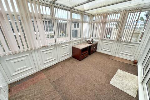 16 Beverley Close, Ashton-under-lyne, OL6 8TX