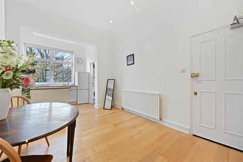 2 bedroom flat for sale, Aynhoe Road, London W14