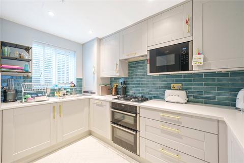16 Elk Path, Three Mile Cross, Reading, RG7 1WE