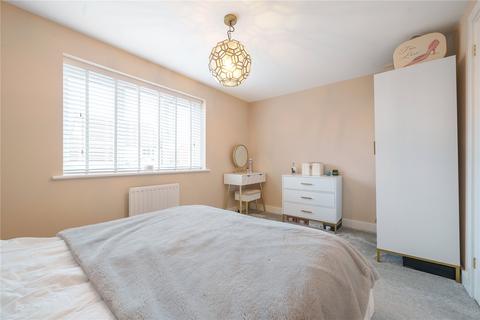 16 Elk Path, Three Mile Cross, Reading, RG7 1WE