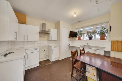 2 bedroom flat for sale, Park Road, Leyton