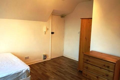 Studio to rent, Lithos Road, Swiss Cottage NW3