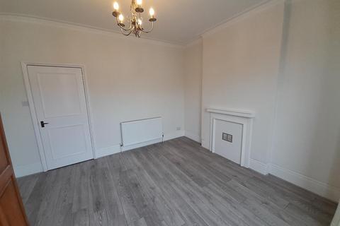 2 bedroom flat to rent, Kingwood Road, Fulham, London