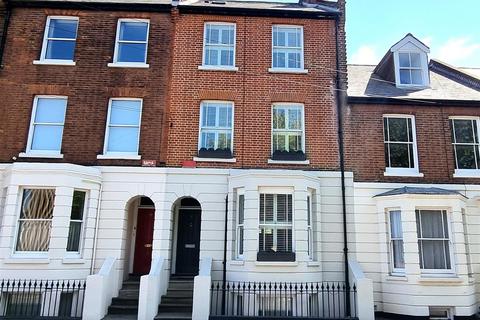 4 bedroom terraced house to rent, Station Road West, Canterbury