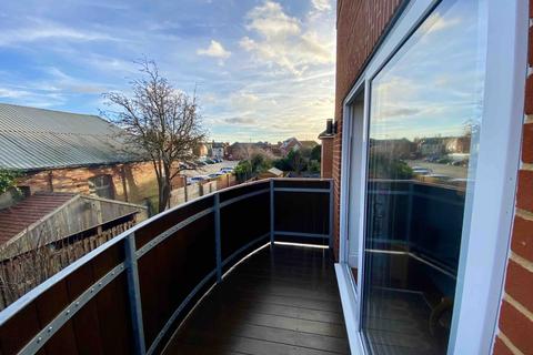 2 bedroom flat for sale, Leopold Road, IP11