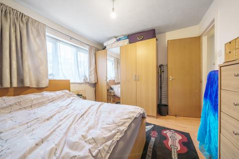 11 Lulworth Crescent, Mitcham, CR4 3RB