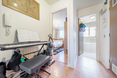 11 Lulworth Crescent, Mitcham, CR4 3RB