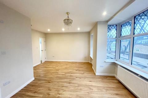 2 bedroom property to rent, Hastings Road, West Ealing W13