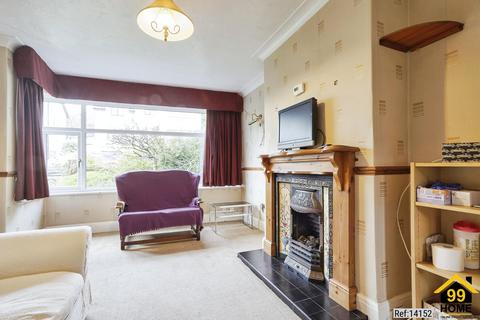 3 bedroom semi-detached house for sale, Outwood Avenue, Horsforth, Leeds, West Yorkshire, LS18