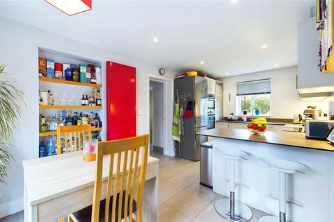 4 bedroom semi-detached house for sale, Hammond Road, Surrey GU21