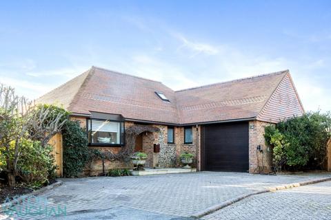 3 bedroom detached house for sale, Lamorna Gardens, Ferring BN12