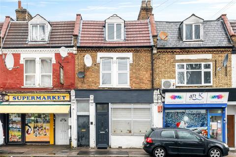 3 bedroom apartment for sale, Whittington Road, Wood Green, London, N22