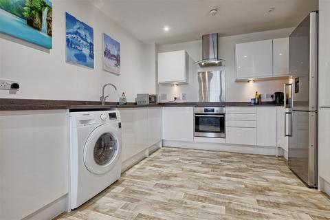 2 bedroom flat for sale, Beacon Rise, 160 Newmarket Road, Cambridge