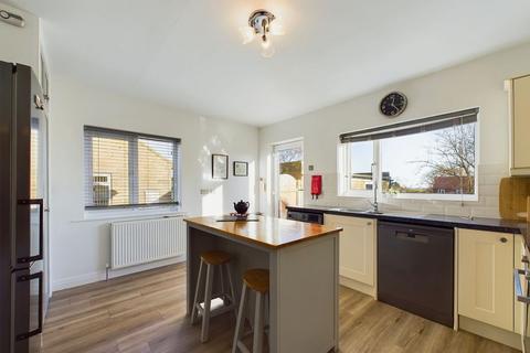 8 Kingston Garth, Fylingthorpe, Whitby, YO22 4UN