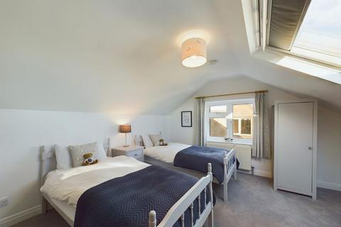 8 Kingston Garth, Fylingthorpe, Whitby, YO22 4UN