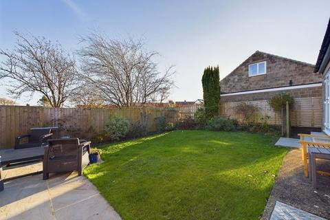 8 Kingston Garth, Fylingthorpe, Whitby, YO22 4UN