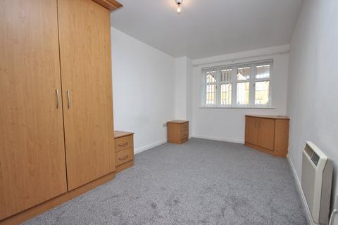 2 bedroom apartment to rent, Greenock Mews, Widnes, WA8