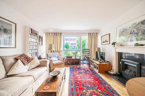 2 bedroom ground floor flat for sale, Parkleys, Richmond, TW10