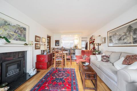 2, Shelley Court Parkleys, Richmond, TW10 5LT