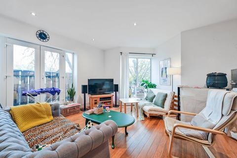 2 bedroom flat for sale, Bush Road, Deptford, London, SE8