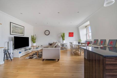 3 bedroom flat for sale, Courtfield Road, South Kensington, London, SW7