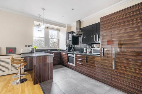 3 bedroom flat for sale, Courtfield Road, South Kensington, London, SW7