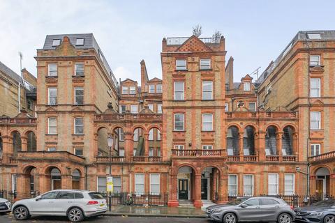 3 bedroom flat for sale, Courtfield Road, South Kensington, London, SW7