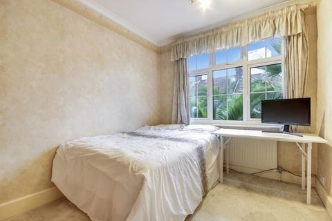 3 Malam Gardens, London, E14 0TR