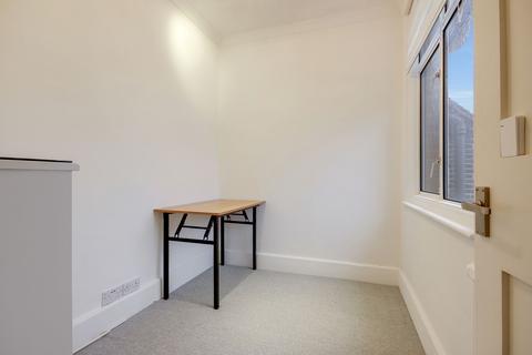 3 Malam Gardens, London, E14 0TR