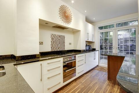 3 Malam Gardens, London, E14 0TR