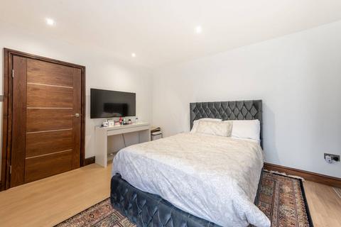 1 Emerson Gardens, Harrow, HA3 9TY